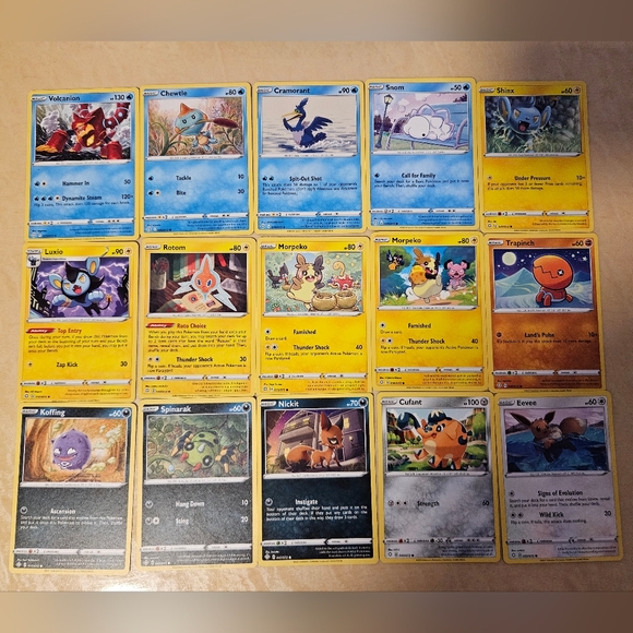 Pokemon Shining Fates Eldegoss V Tin - Picture 4 of 12